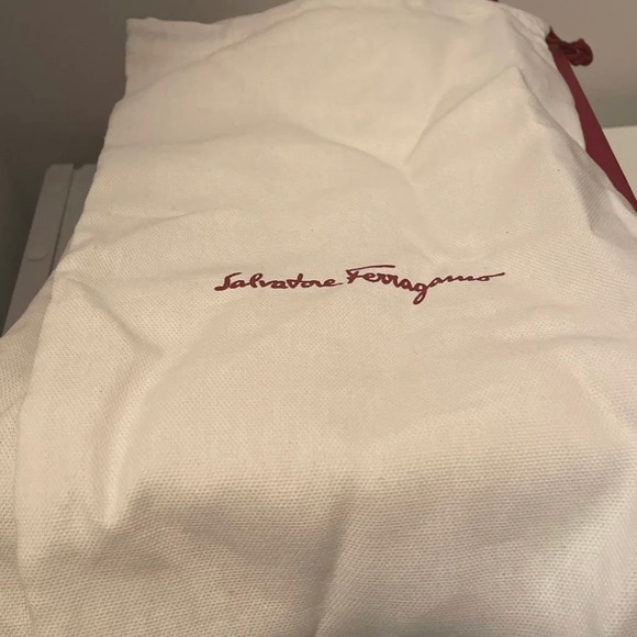 Salvatore Ferragamo heels - Picture 5 of 5